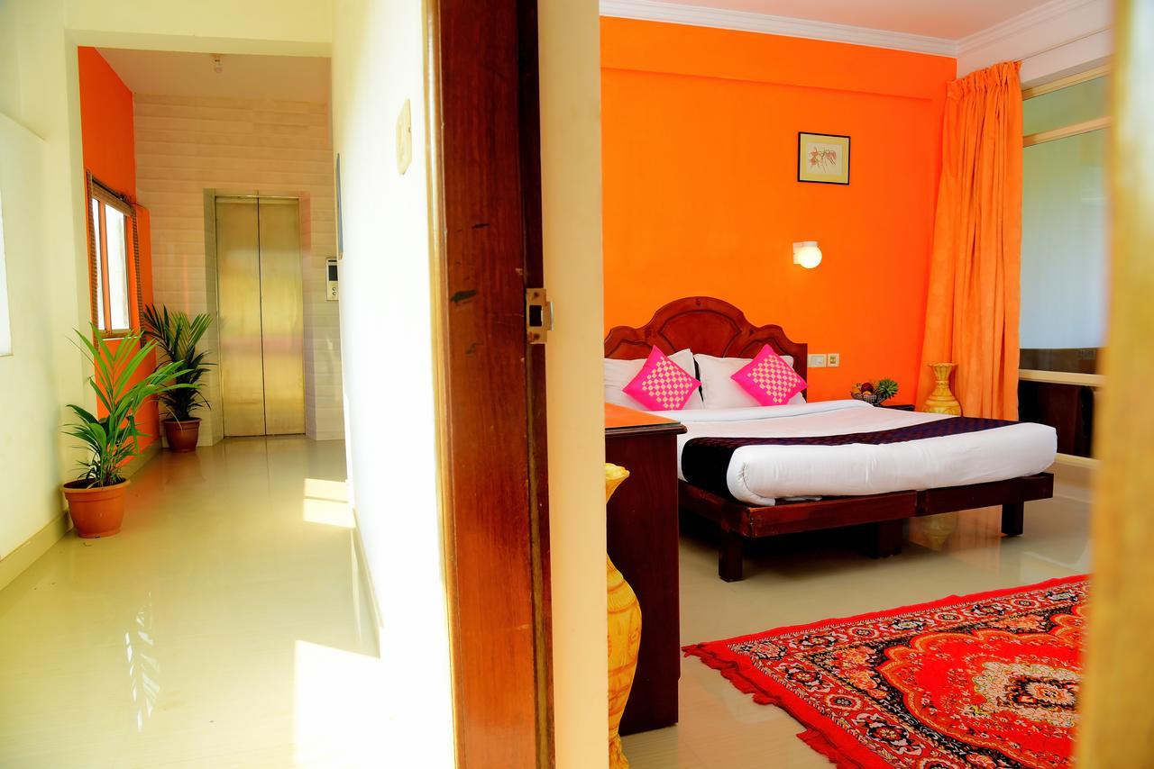 Ocean Bay Ayurvedic Beach Resort Kovalam Exterior photo