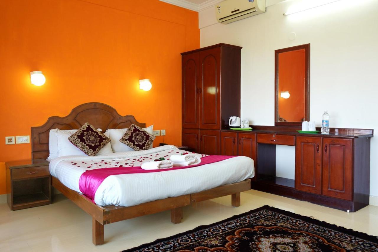 Ocean Bay Ayurvedic Beach Resort Kovalam Exterior photo